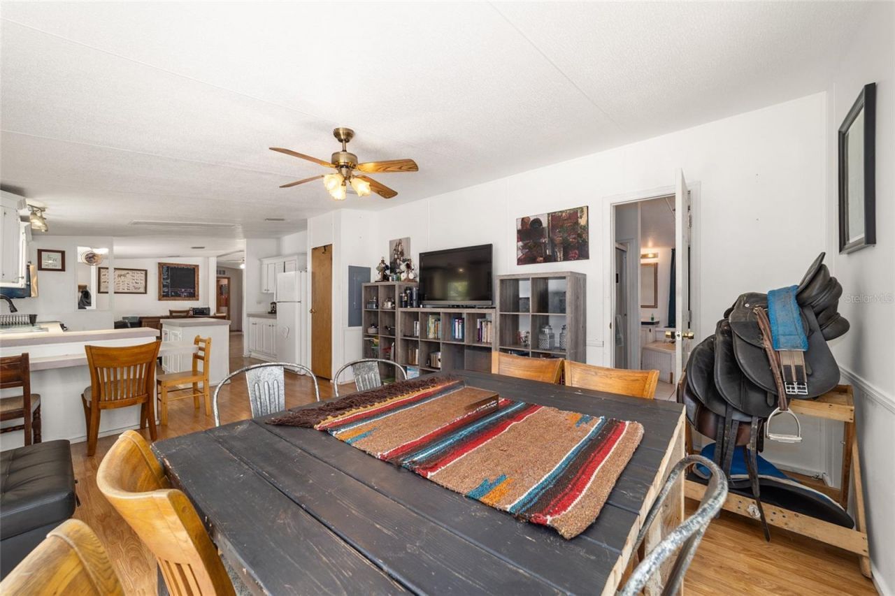 19551 SE 42nd Place , Morriston, FL 32668 Photo