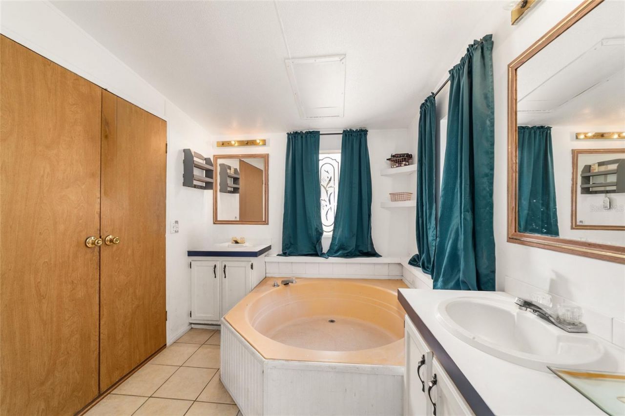 19551 SE 42nd Place , Morriston, FL 32668 Photo