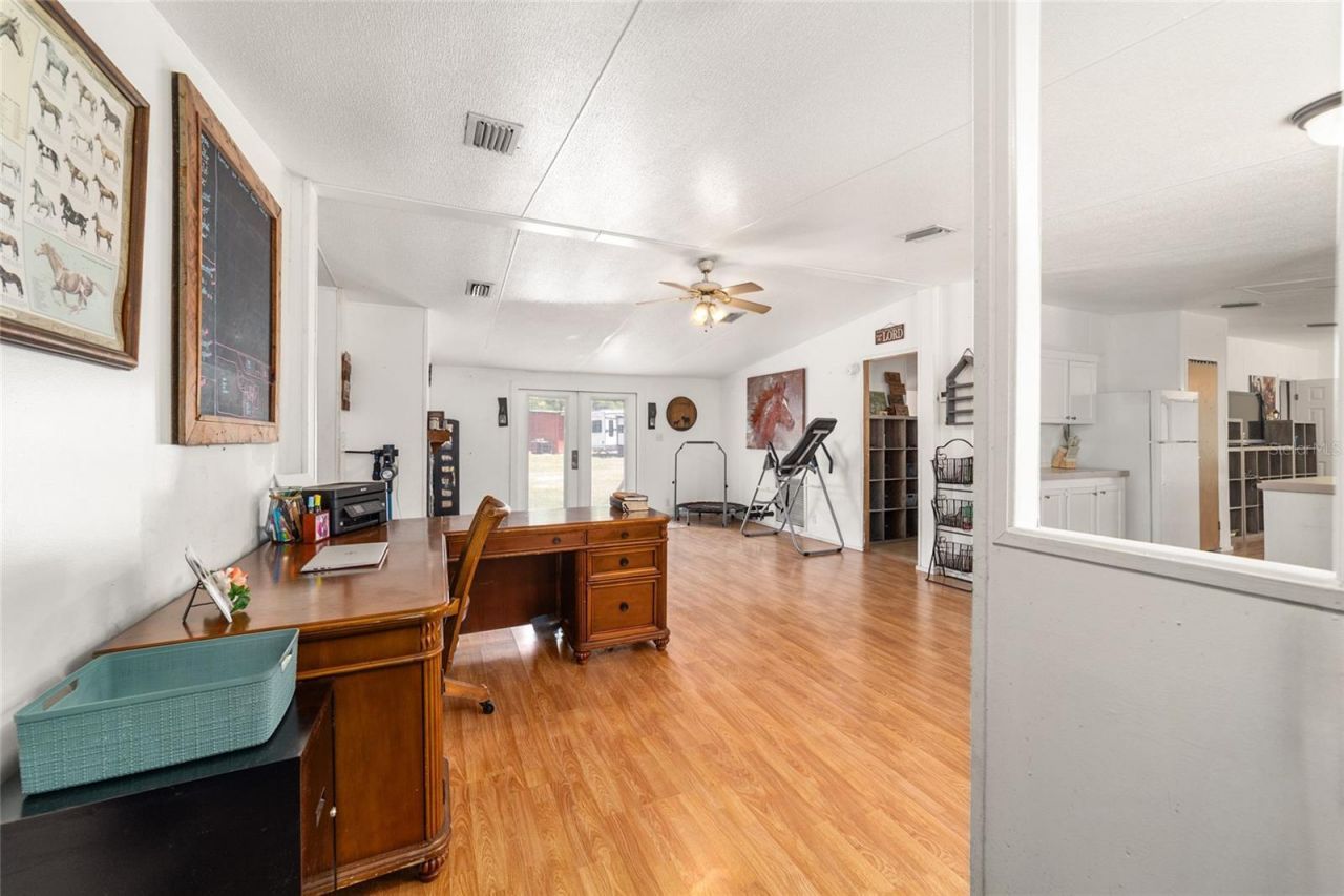 19551 SE 42nd Place , Morriston, FL 32668 Photo