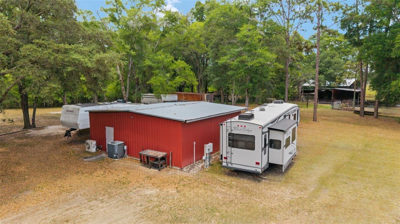 19551 SE 42nd Place , Morriston, FL 32668 Photo