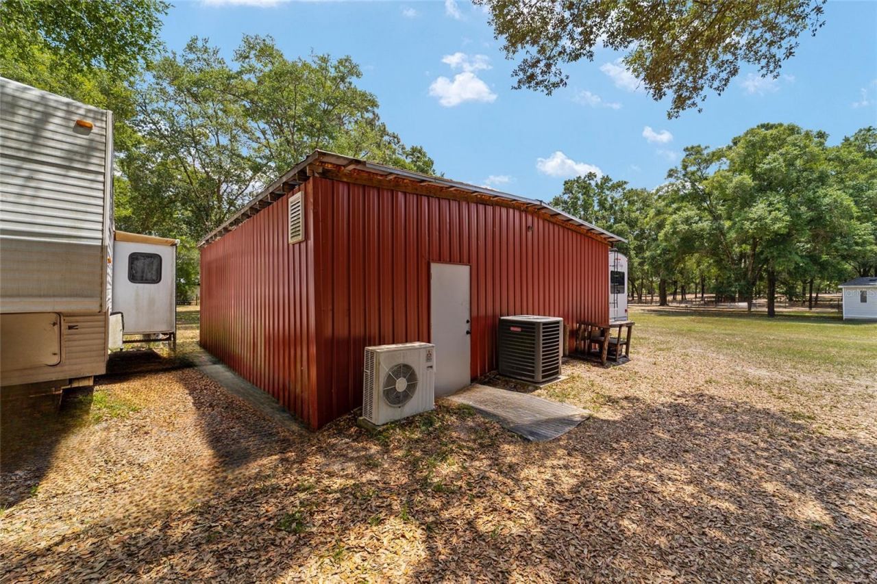 19551 SE 42nd Place , Morriston, FL 32668 Photo