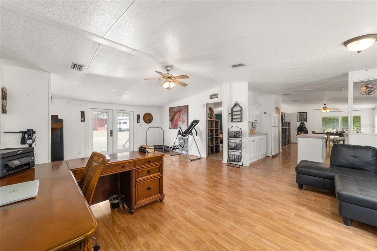 19551 SE 42nd Place , Morriston, FL 32668 Photo