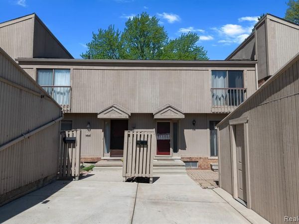 794 Oak Brook Ridge Drive , Rochester Hills, MI 48307