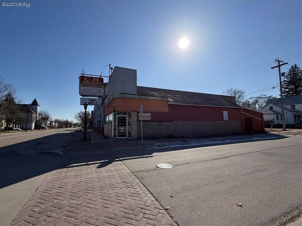 1600 Broadway Street , Bay City, MI 48708