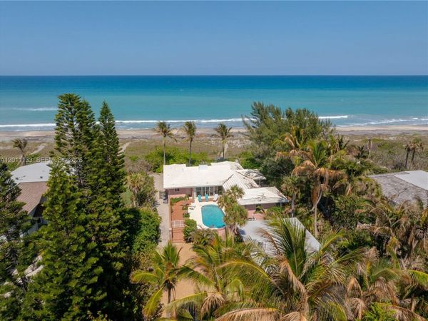 55 N Beach Rd, Jupiter Island, FL 33455