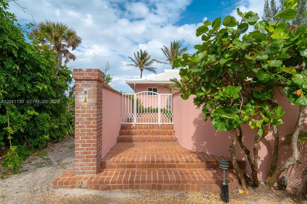 55 N Beach Rd, Jupiter Island, FL 33455 Photo