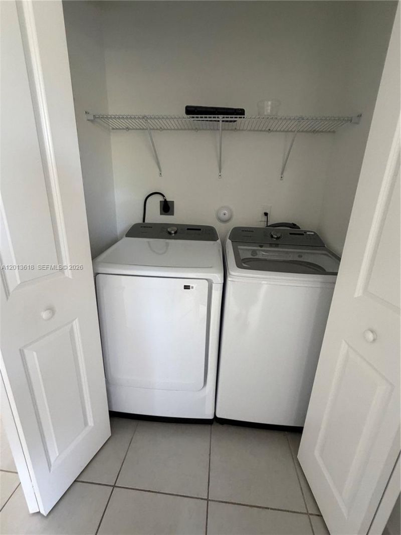 863 SE 26th Ter, Homestead, FL 33035 Photo