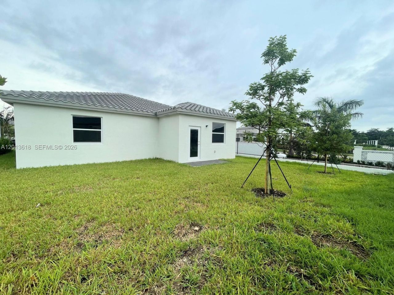 863 SE 26th Ter, Homestead, FL 33035 Photo