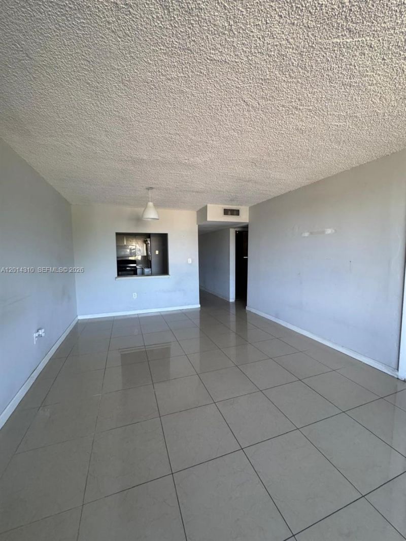 10090 NW 80th Ct, Unit 1361, Hialeah Gardens, FL 33016 Photo