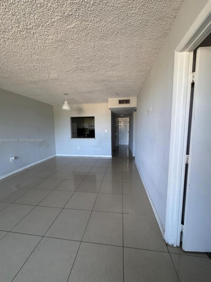 10090 NW 80th Ct, Unit 1361, Hialeah Gardens, FL 33016 Photo