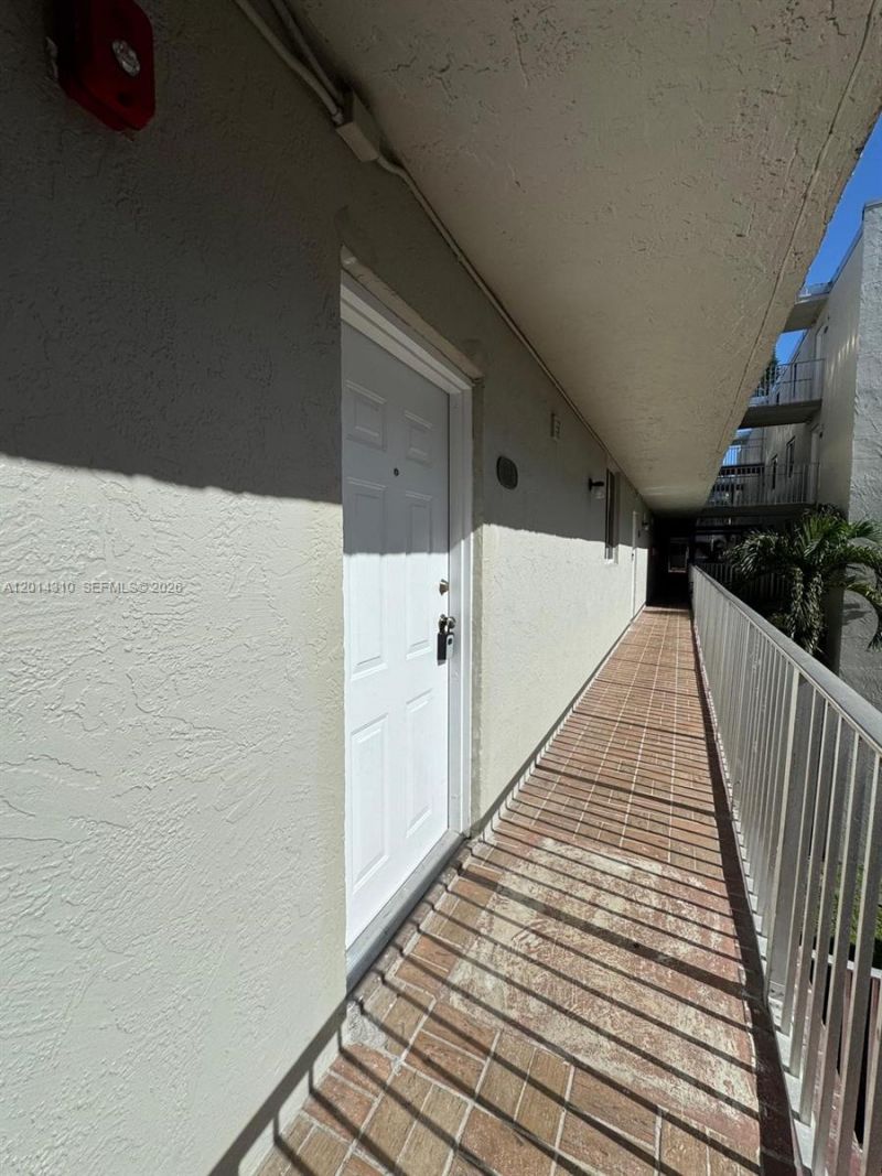 10090 NW 80th Ct, Unit 1361, Hialeah Gardens, FL 33016 Photo