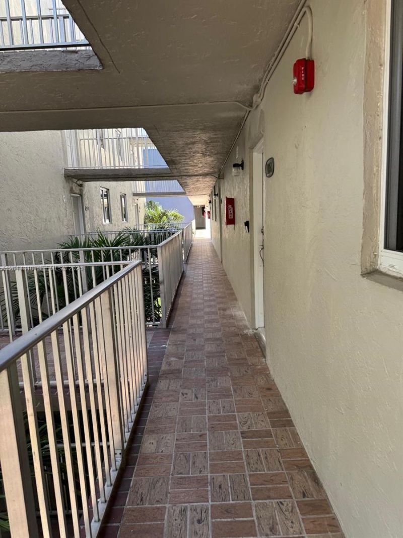10090 NW 80th Ct, Unit 1361, Hialeah Gardens, FL 33016 Photo