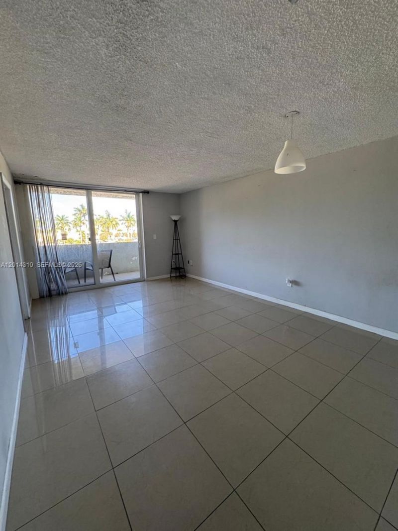 10090 NW 80th Ct, Unit 1361, Hialeah Gardens, FL 33016 Photo