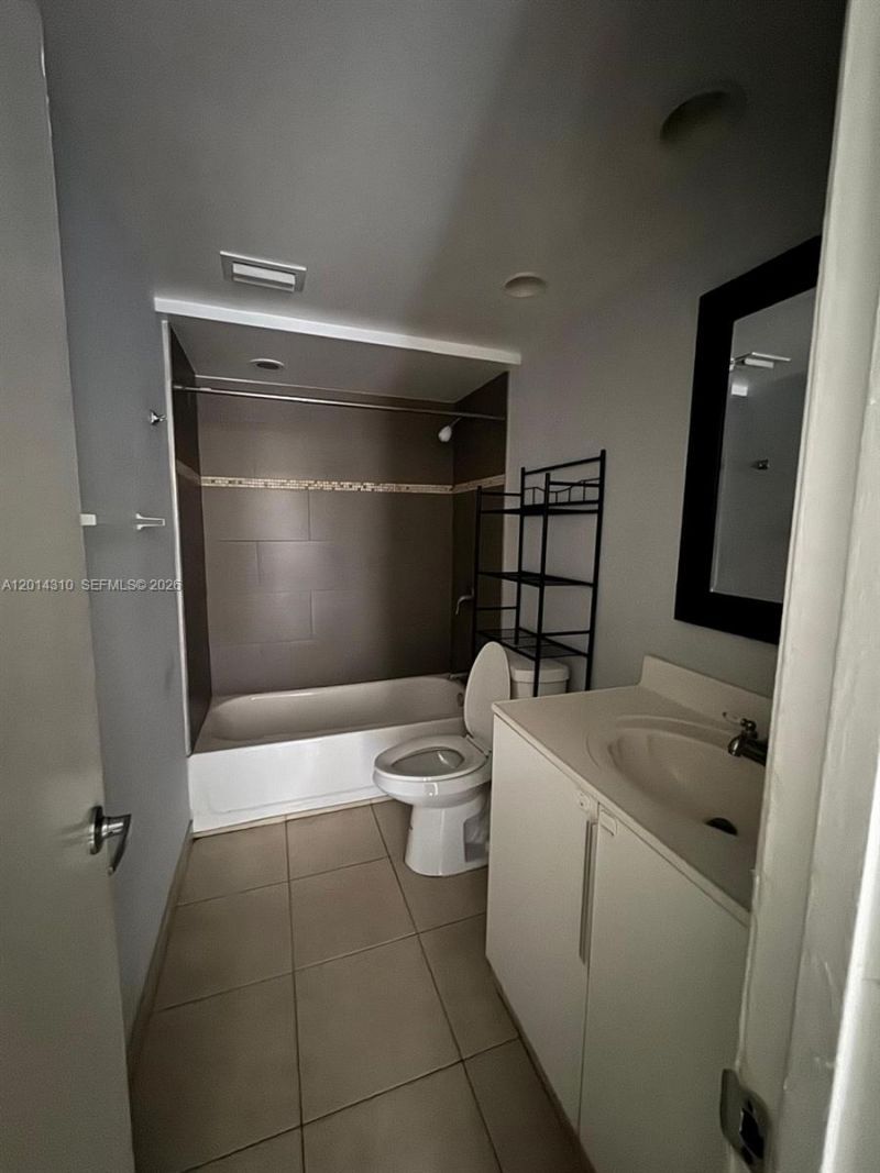 10090 NW 80th Ct, Unit 1361, Hialeah Gardens, FL 33016 Photo