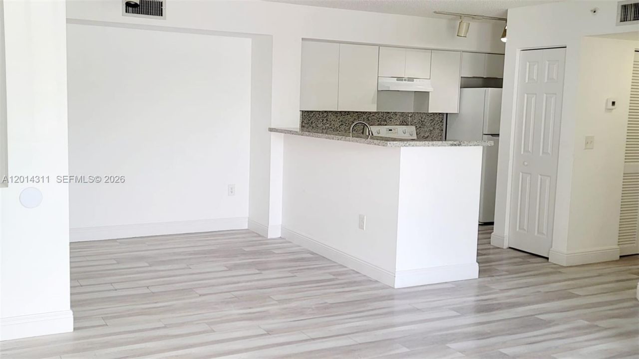 11155 SW 5th Pl, Unit 203, Pembroke Pines, FL 33025 Photo