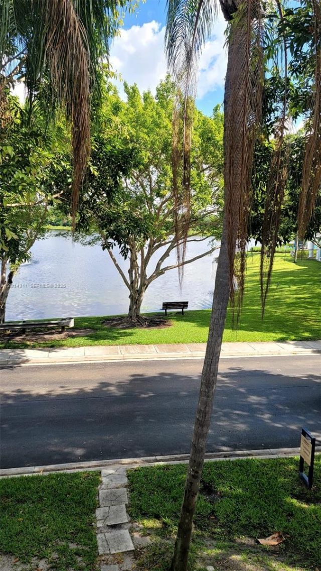 11155 SW 5th Pl, Unit 203, Pembroke Pines, FL 33025 Photo