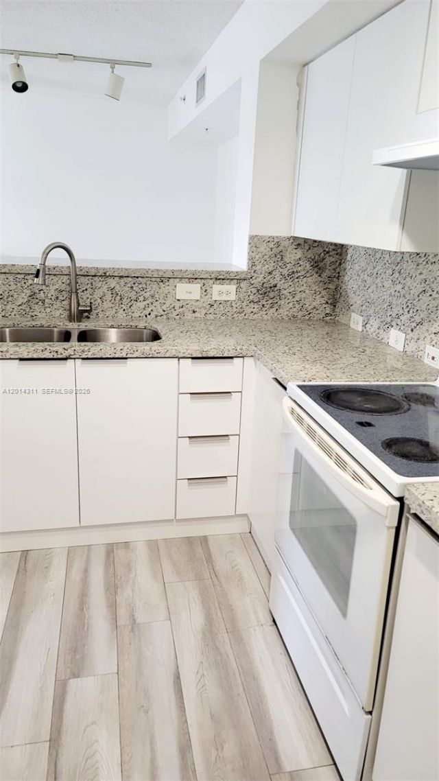 11155 SW 5th Pl, Unit 203, Pembroke Pines, FL 33025 Photo