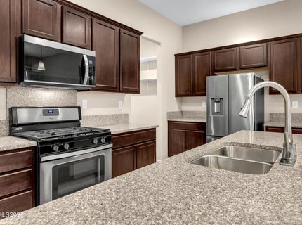 9670 Avitara Way, Reno, NV 89521 Photo