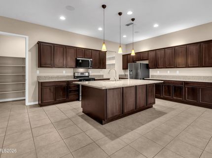 9670 Avitara Way, Reno, NV 89521 Photo