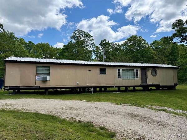 27066 Hillsdale Lane , Lebanon, MO 65536
