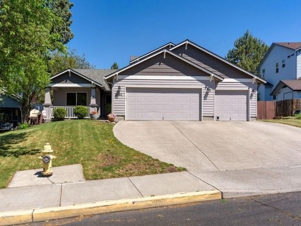 2144 SW 37th Street, Redmond, OR 97756
