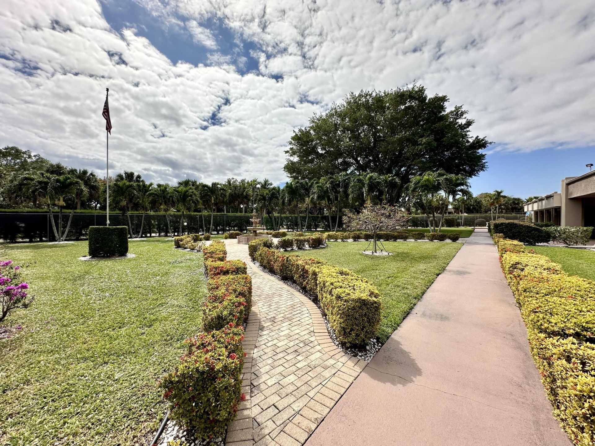 200 Bonnie Boulevard, Unit 132, Palm Springs, FL 33461 Photo
