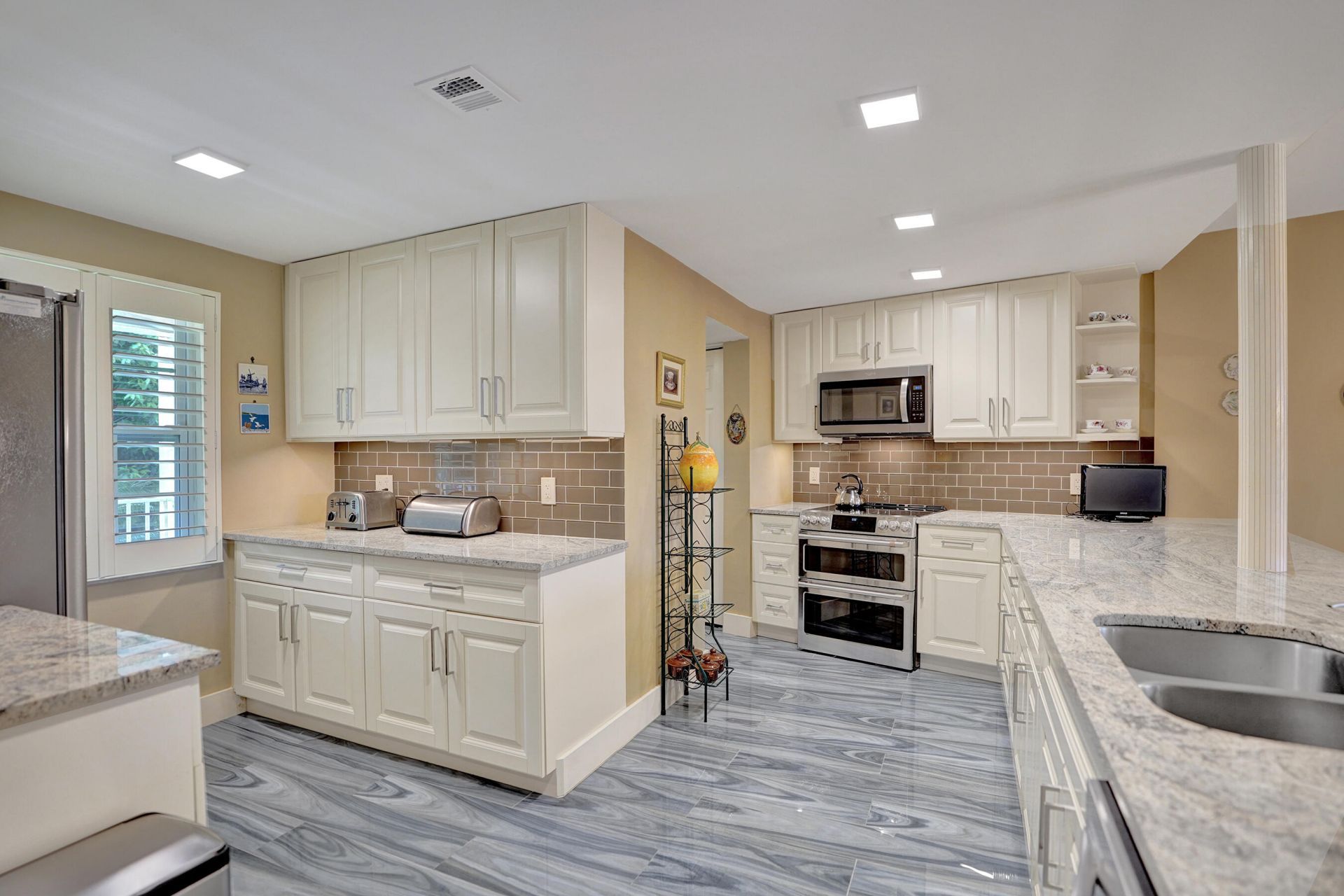 3499 Oaks Way, Unit 205, Pompano Beach, FL 33069 Photo