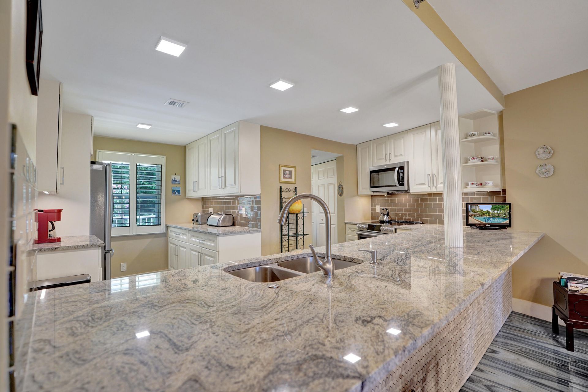 3499 Oaks Way, Unit 205, Pompano Beach, FL 33069 Photo
