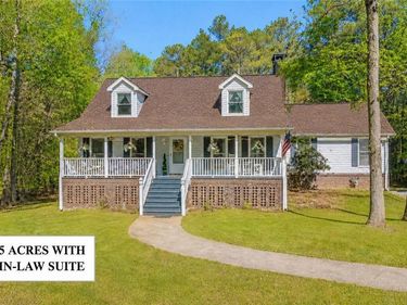 5275 Sugar Ridge Drive NE, Buford, GA 30518