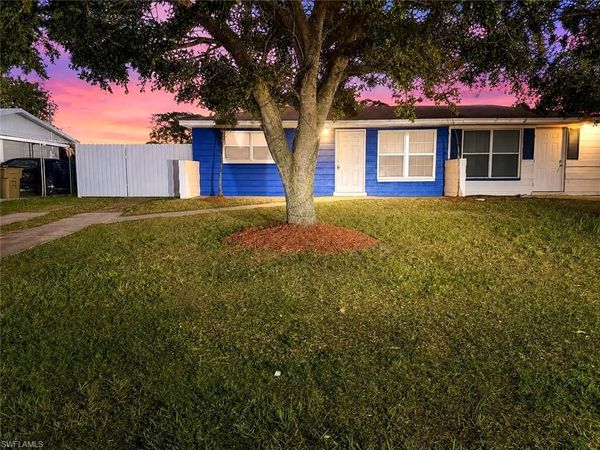 1116 Vineyard ST , LEHIGH ACRES, FL 33936