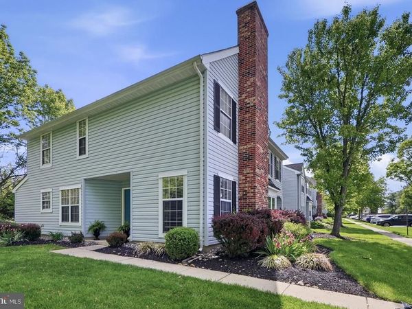 601 LINDSLEY COURT , BURLINGTON, NJ 08016