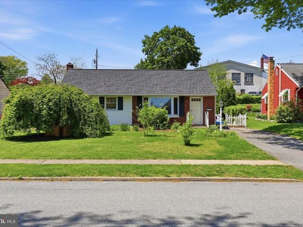 655 N MOUNT JOY STREET , ELIZABETHTOWN, PA 17022