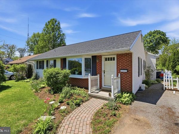 655 N MOUNT JOY STREET, ELIZABETHTOWN, PA 17022
