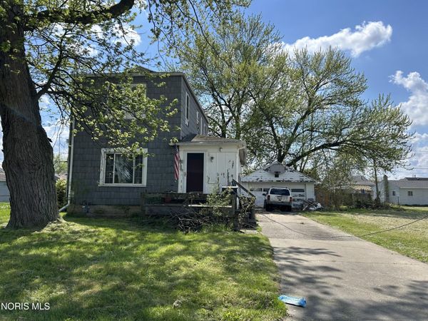 1432 Pieper Drive , Oregon, OH 43616