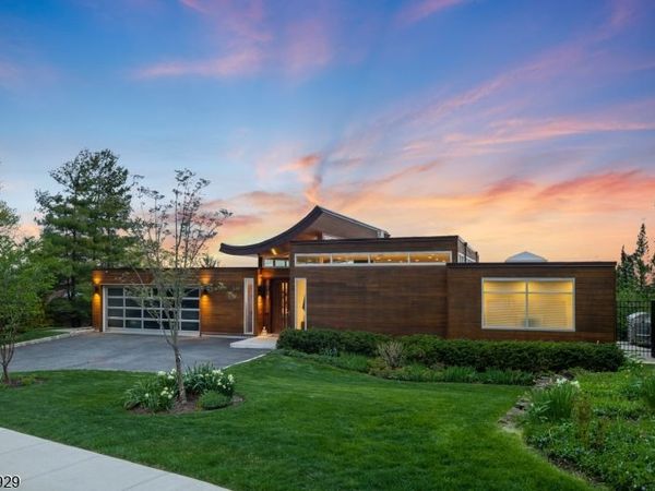 588 Longview Rd, South Orange, NJ 07079