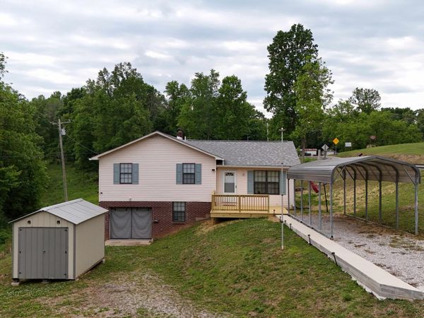 1825 Freehill Rd, Celina, TN 38551