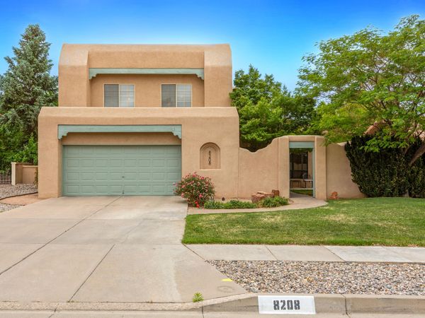 8208 Eagle Rock Avenue NE, Albuquerque, NM 87122