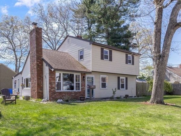 49 Wellesley Rd, Stoughton, MA 02072
