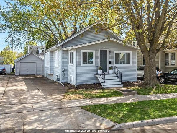 821 6TH AVENUE, Oshkosh, WI 54902