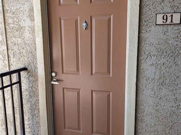 5041 River Glen Drive, Unit 91, Las Vegas, NV 89103