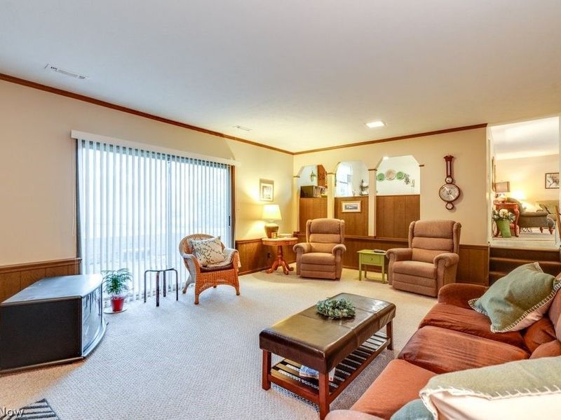 6100 Paisley Drive, North Olmsted, OH 44070 Photo 12