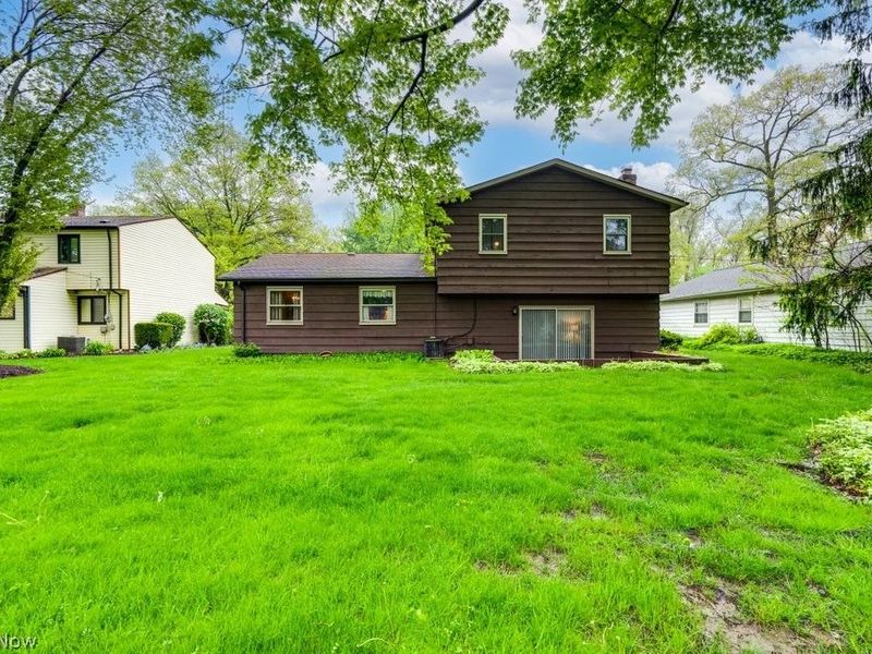 6100 Paisley Drive, North Olmsted, OH 44070 Photo 24