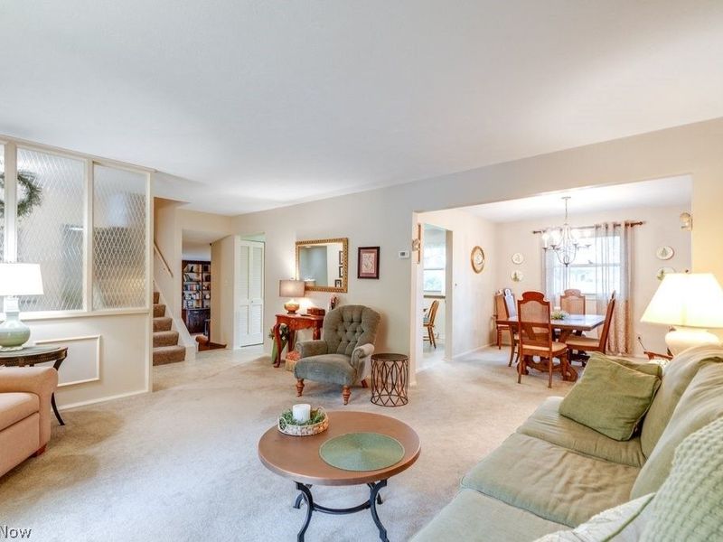 6100 Paisley Drive, North Olmsted, OH 44070 Photo 5