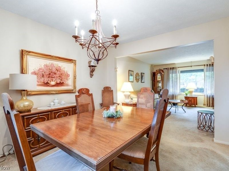 6100 Paisley Drive, North Olmsted, OH 44070 Photo 7