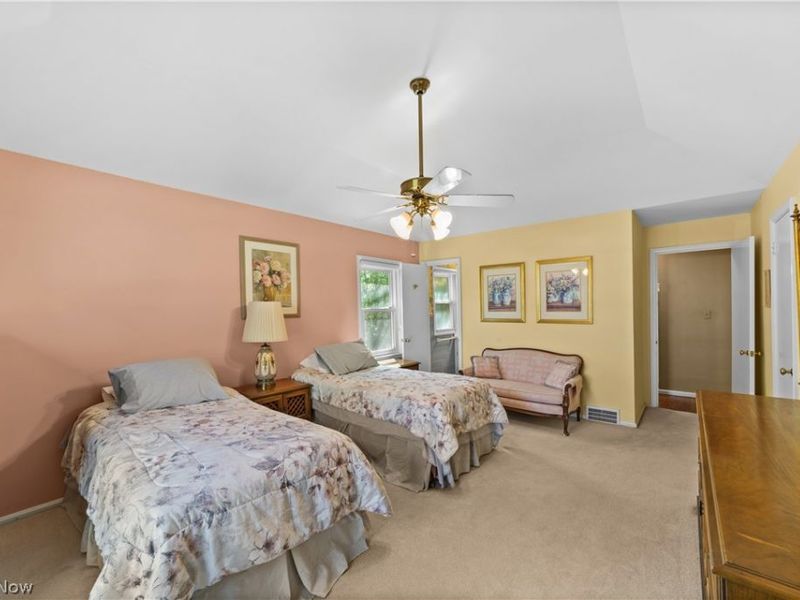 4450 Churchill Boulevard, Cleveland, OH 44118 Photo 12