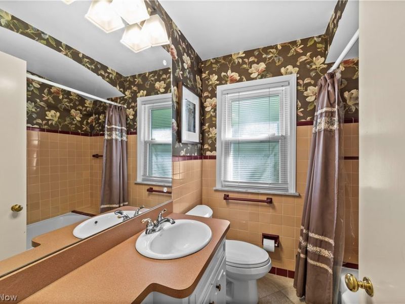 4450 Churchill Boulevard, Cleveland, OH 44118 Photo 17