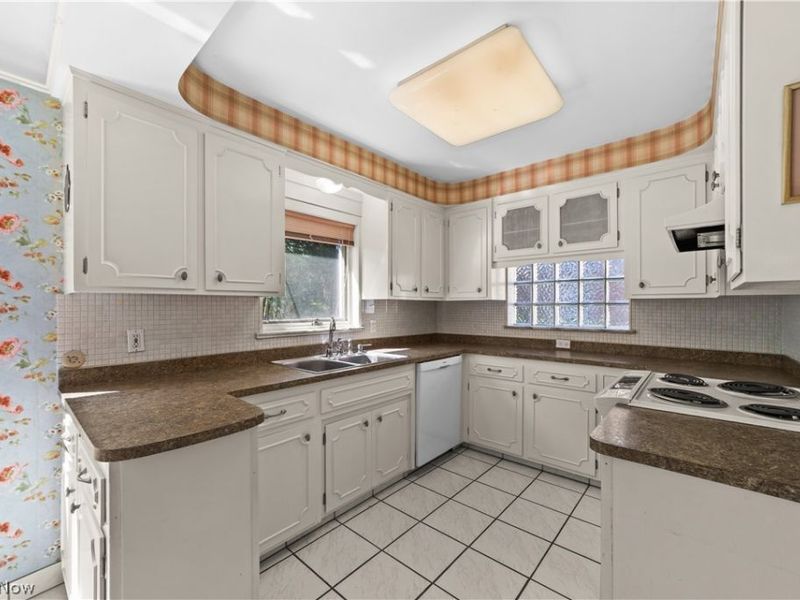 4450 Churchill Boulevard, Cleveland, OH 44118 Photo 20