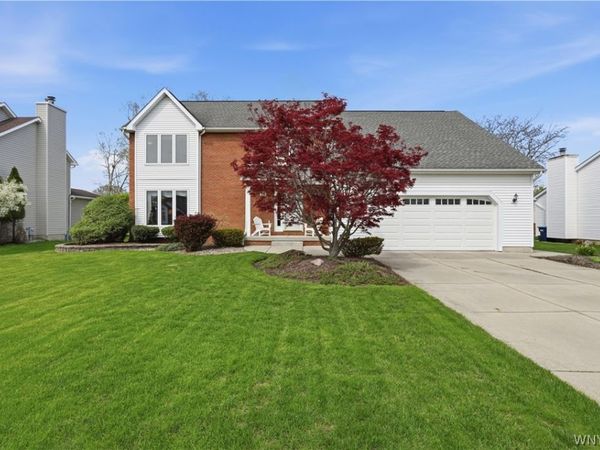 32 White Tail Run, Grand Island, NY 14072