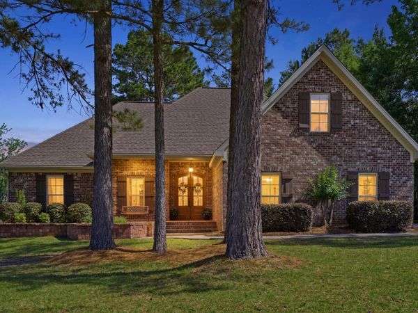 9 E Cadbury Ln., Hattiesburg, MS 39402