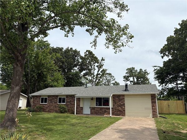 1521 Forest Drive, Rogers, AR 72756